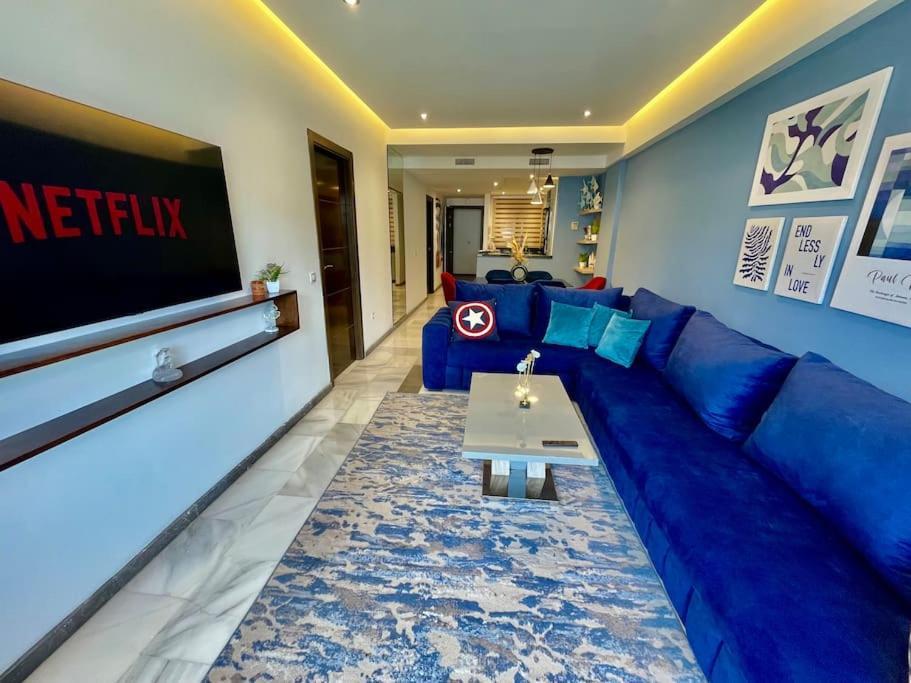 Modern Marina Bay Flat - Walk & Balcony