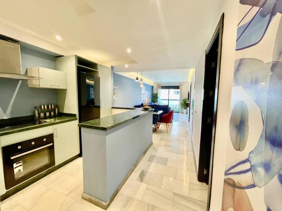 Apartment Modern Marina Bay Flat - Walk & Balcony